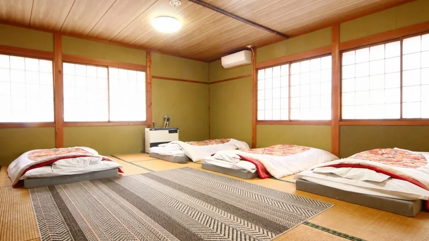 岩滝荘｜15畳のグループ和室